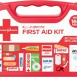 Johnson & Johnson Kit de primeros auxilios compacto portátil multiusos para cortes menores, rasguños, esguinces y quemaduras, ideal para el hogar, automóvil, viajes, campamento y emergencias al aire. Botiquín de auxilios johnson&johnson de 160 piezas